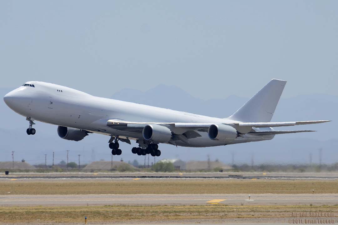 Air-and-Space.com: Boeing 747-8 at Mesa Gateway 2010